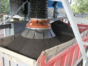 Loading spout for truck loading